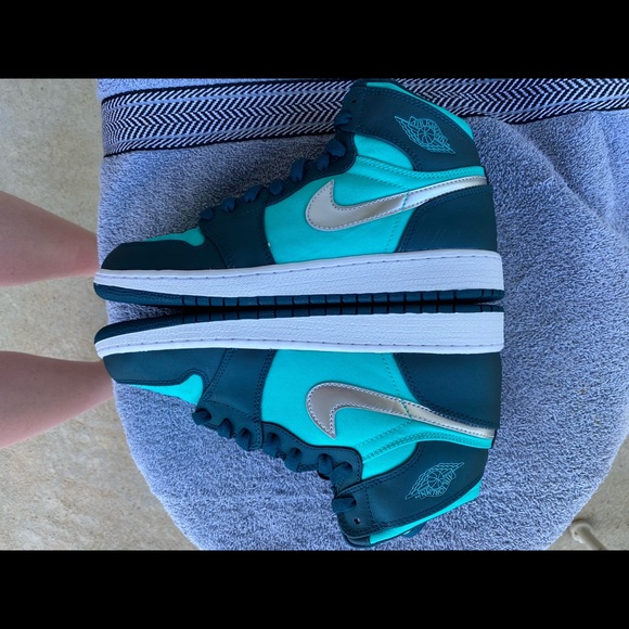 Nike Air Jordan 1 Mid Gs Hyper Jade 7Y 8.5W - Picture 5 of 8